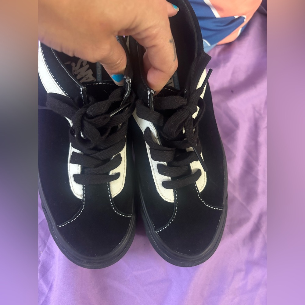 Vans Classic Black and White Lace- comfy Cush Up Shoes
